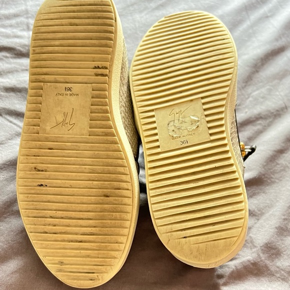 GIUSEPPE ZANOTTI
Double-Zip Leather Low-Top Sneakers
Size 36.5 - Picture 4 of 4